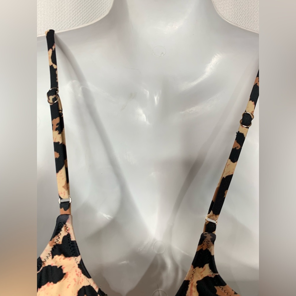 NWOT Leopard Print Cutout Swimsuit - Picture 8 of 9